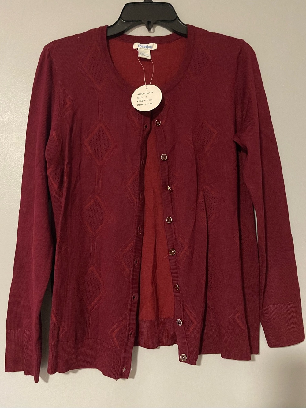 🍷NWT Cocobleu Wine Red Diamond-Texture Button Cardigan